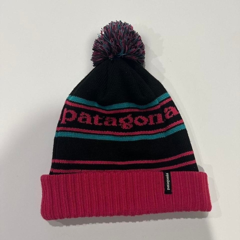 PATAGONIA women's Beanie Hat Winter Warm Knit Ski Hat Pom